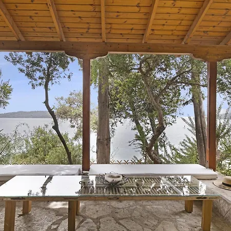 The Sea Martin * Nydri (Lefkada)