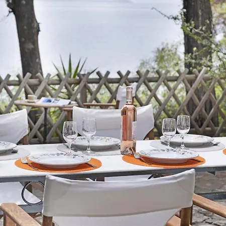 The Sea Martin בית נופש נידרי